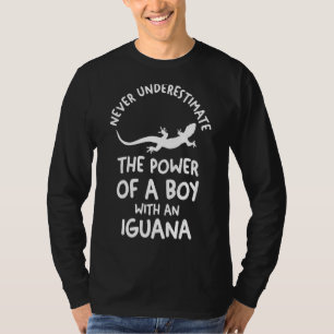 Camiseta Los Hombres Nunca Subestiman El Poder De Un Niño Q
