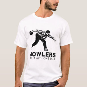 Camiseta los jugadores de bolos lo hacen con una bola