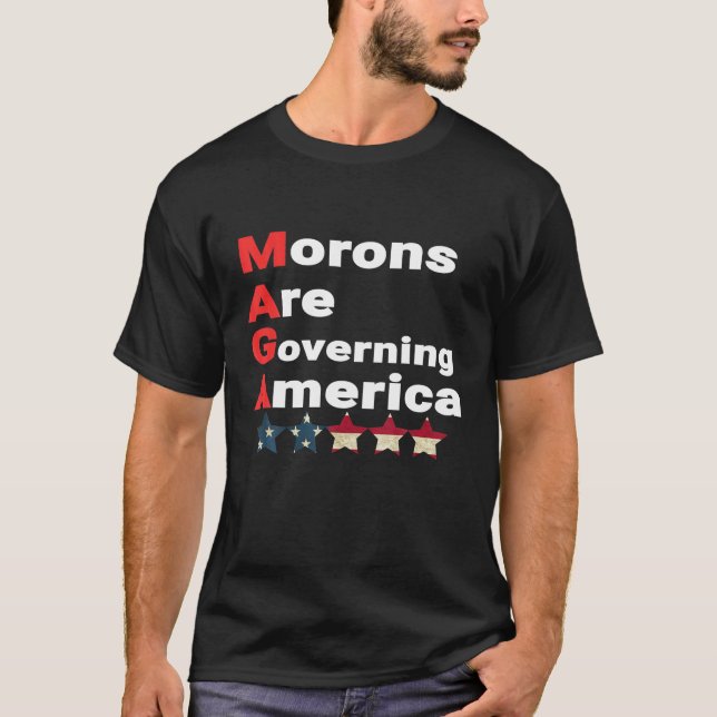 Camiseta Los mores están gobernando a Estados Unidos contra (Anverso)