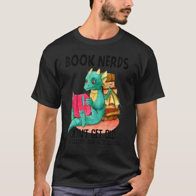 Camiseta Los nervios del libro del dragón no se hacen viejo (Anverso)
