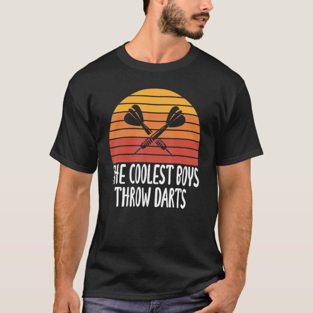 Camiseta Los Niños Más Fríos Arrojan Dardos Retro Dardos Vi (Anverso)