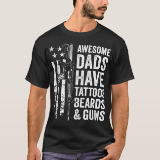 Camiseta Los papás increíbles tienen tatuajes barbas armas