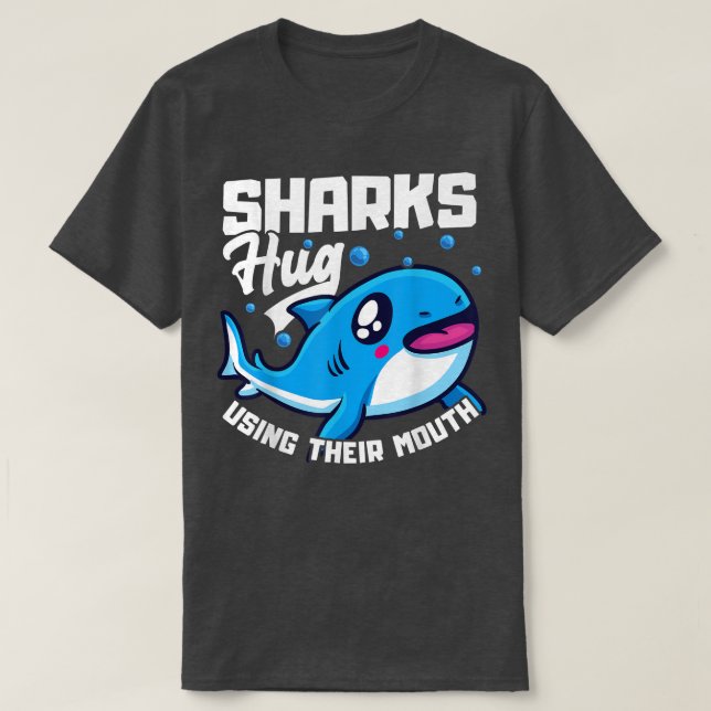 Camiseta Los Tiburones Se Abrazan Usando Su Boca Divertida  (Diseño del anverso)
