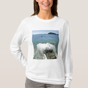 Camiseta Los vehículos del asalto de carros anfibios salen
