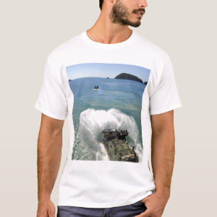 Camiseta Los vehículos del asalto de carros anfibios salen
