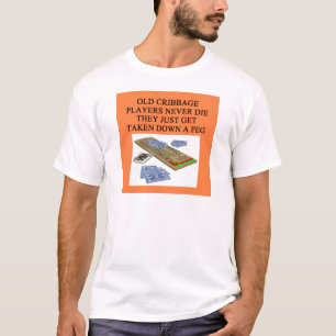 Camiseta los viejos jugadores del cribbage nunca mueren