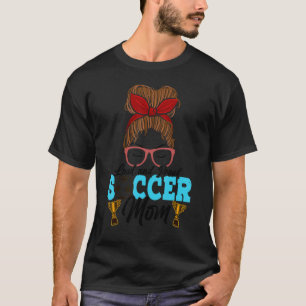 Camiseta Loud & Proud Soccer Mom Messy Bun Mothers Leopard