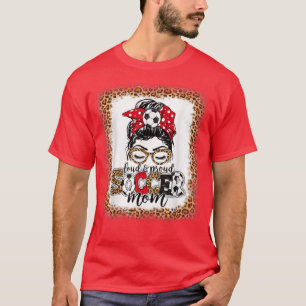 Camiseta Loud & Proud Soccer Mom Messy Bun Mothers Leopard