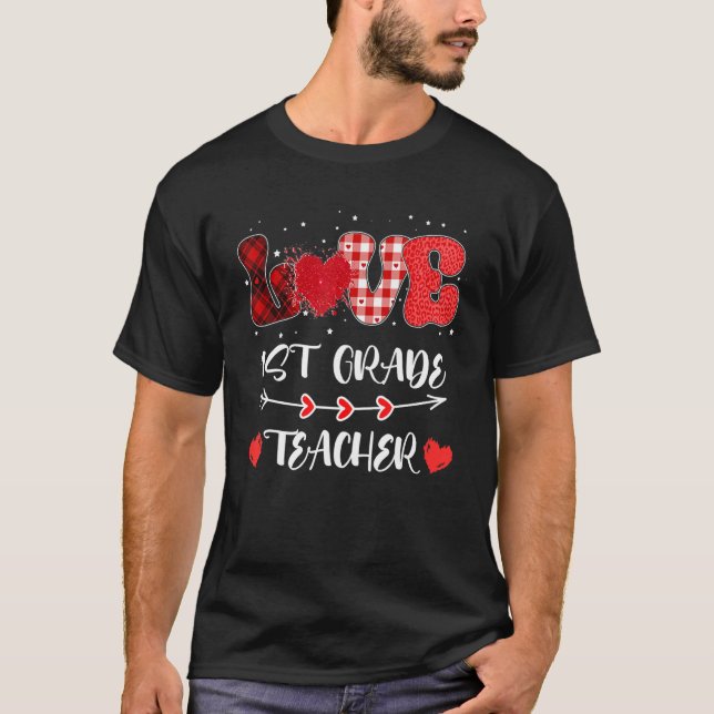 Camiseta Love 1st Grade Teacher Heart Leopard Buffalo Plaid (Anverso)