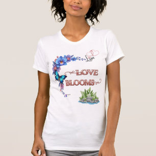 Camiseta "Love Blooms" Aesthetic Floral Bouquet & Butterfly