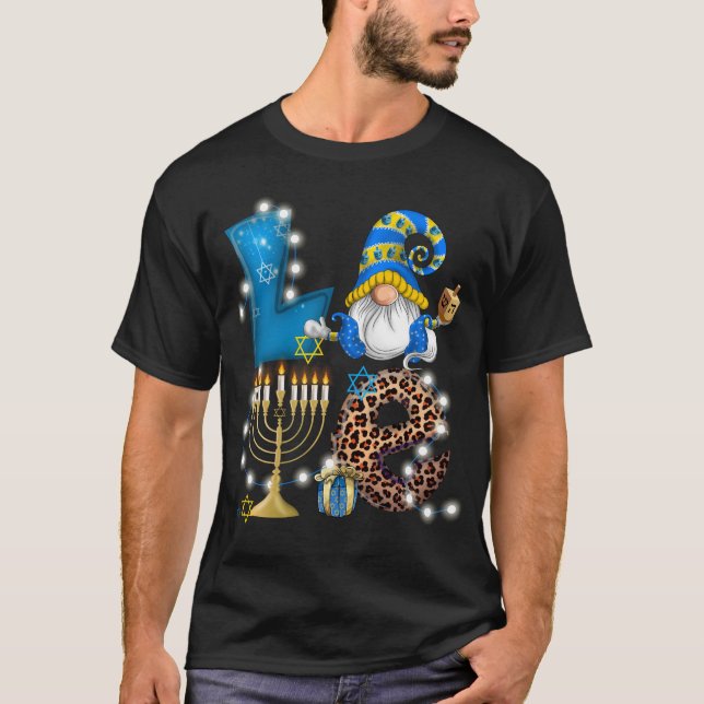 Camiseta LOVE Gnome Hanukkah Decoraciones Chanukah (Anverso)