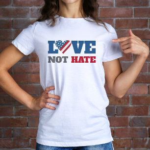 Camiseta Love Not Hate Bold Heart USA Flag Typography