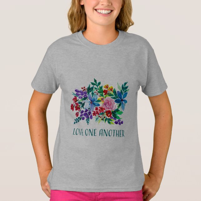 Camiseta Love One Another-Phoebe Floral Inspirational  (Anverso)