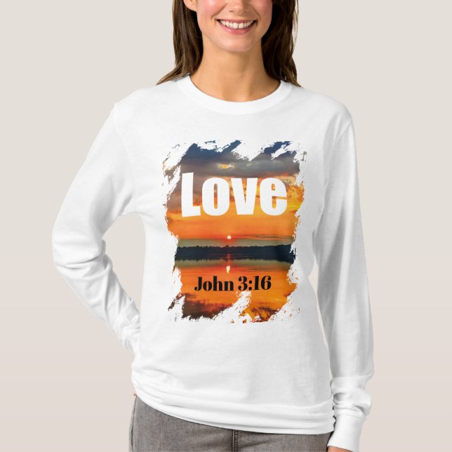 Camiseta Love Scripture Glowing Sunset Over Water (Anverso)