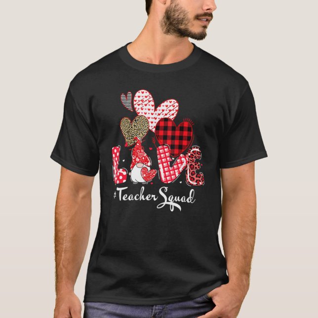 Camiseta Love Teacher Squad Gnome Hearts Valentines Gnome T (Anverso)