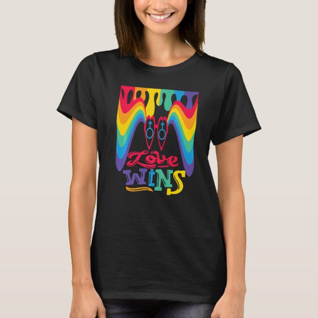 Camiseta Love Wins Rainbow with Mars Symbol for Gay Love   (Anverso)