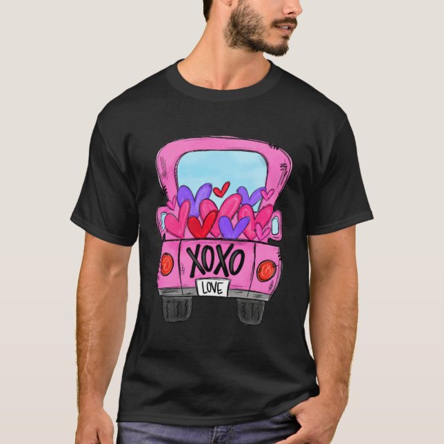 Camiseta Love XOXO Heart Pink Truck Valentines Day Couple B (Anverso)