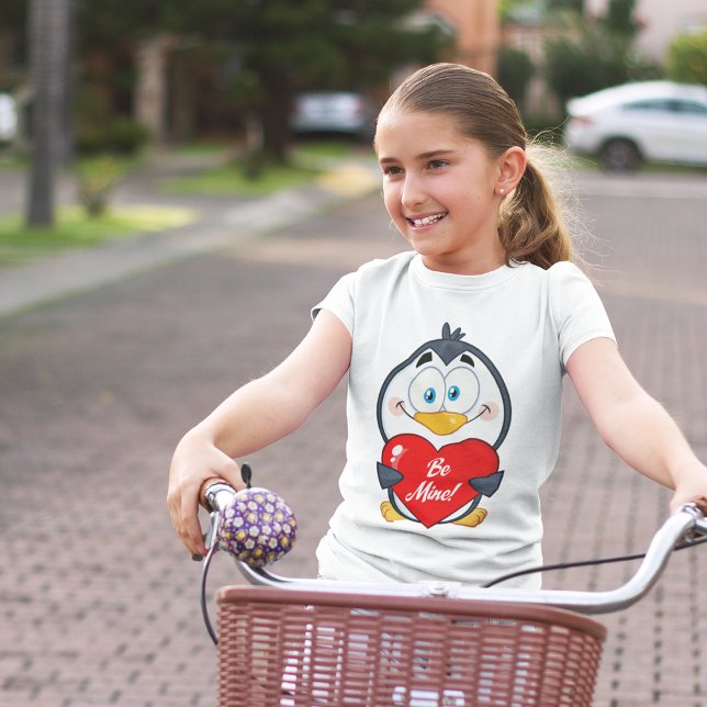 Camiseta Loveable Penguin T-Shirt (Subido por el creador)