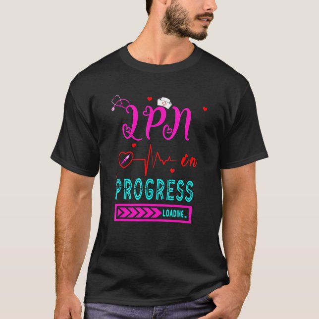 Camiseta Lpn En Marcha Cargando El Nuevo Grado De Enfermera (Anverso)
