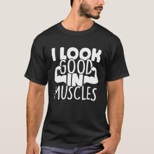 Camiseta luce buenos músculos Levantamiento de peso Gimnasi