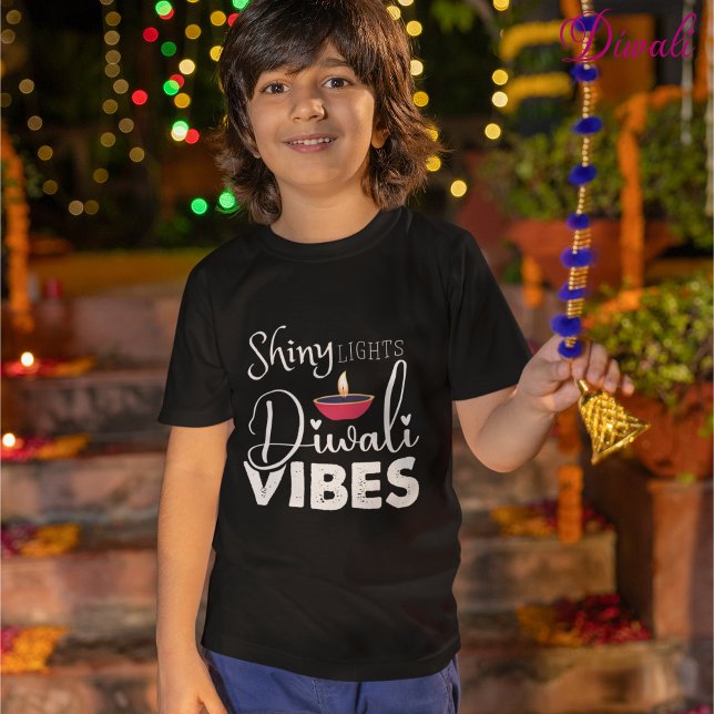 Camiseta Luces brillantes Vibes Diwali (Subido por el creador)