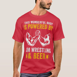 Camiseta Lucha y cerveza en los brazos de los hombres