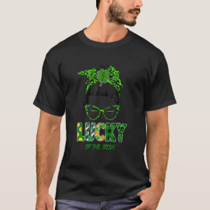 Camiseta Luck Of The Irish St Patricks Day Messy Bun Shamr