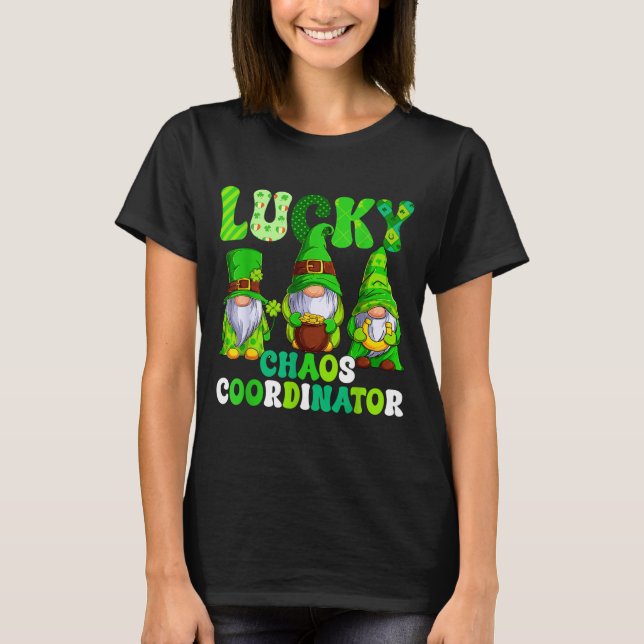 Camiseta Lucky chaos coordinator shamrock leopard gnomes (Anverso)