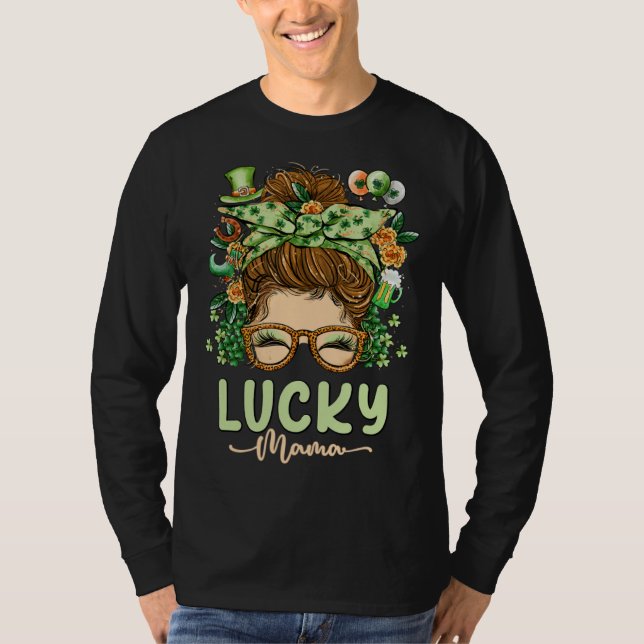 Camiseta Lucky Mama St Patricks Day 2023 Mom Messy Bun Iris (Anverso)