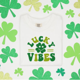 Camiseta Lucky Vibes Four Leaf Clover