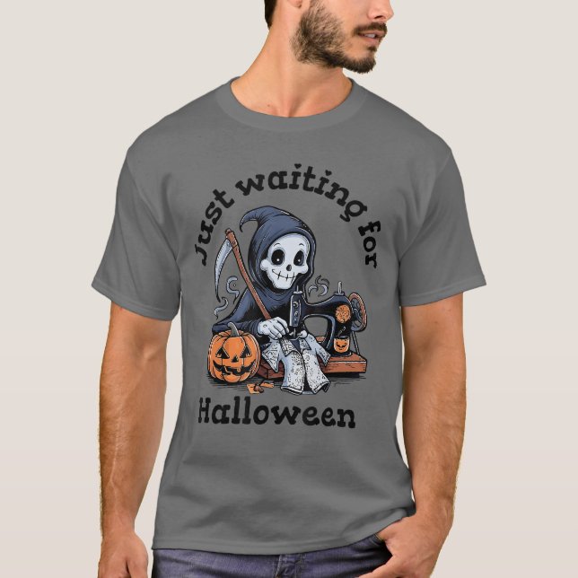 Camiseta Lúgubre Esperando Halloween (Anverso)