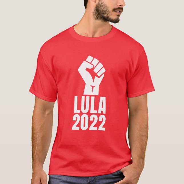 Camiseta Lula 2022 Raised Fist (Anverso)
