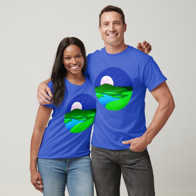 Camiseta Luna llena de pie sobre las colinas verdes (Unisexo)