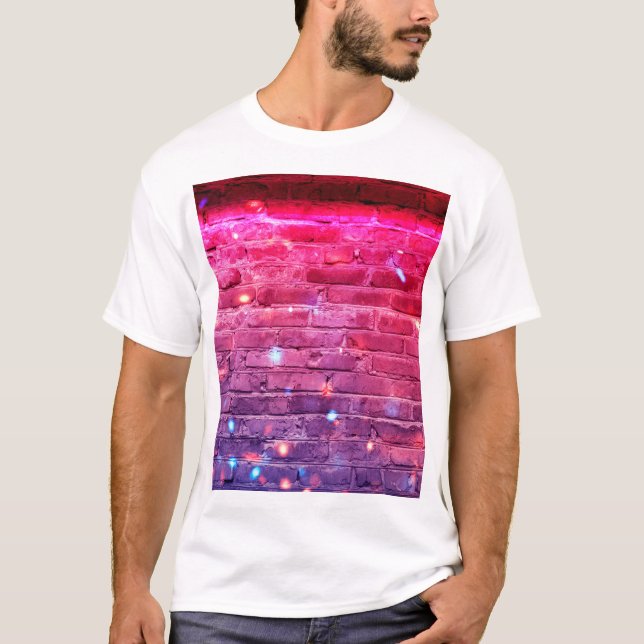 Camiseta Luz de neón: pared de ladrillo vacío. (Anverso)