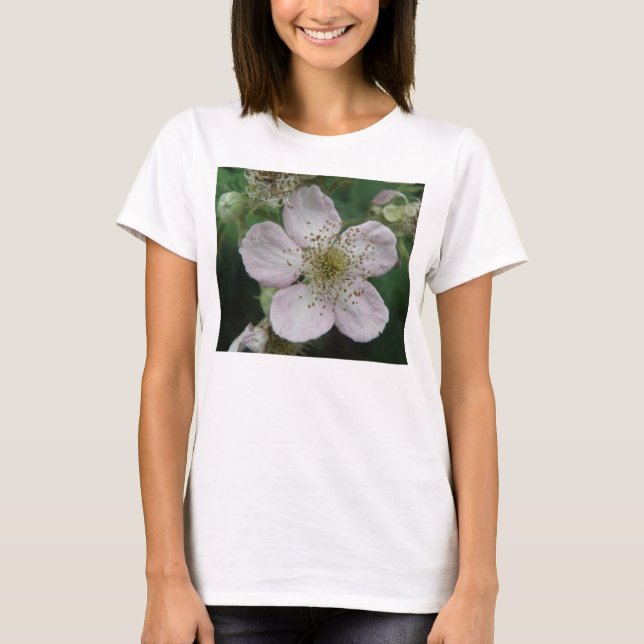 Camiseta Macros De Flor De Blackberry (Anverso)