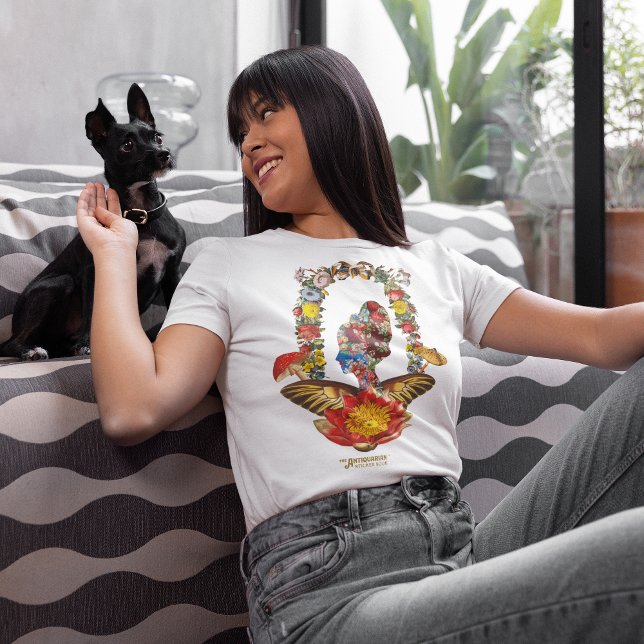 Camiseta Madame Butterfly Antiquarian T-Shirt (Person wearing t-shirt)