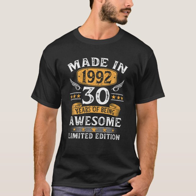 Camiseta Made In 1992 30 Years Old Gifts 30Th Birthday Gift (Anverso)