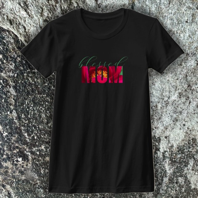 Camiseta Madre bendecida personalizado madre cristiana flor (Blessed mom.  Unique red floral mom script. Christian T-shirt. Faith T-shirt
)