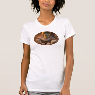 Camiseta Madre de Orangutan sosteniendo dos bebés