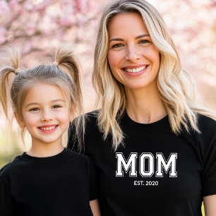 Camiseta Madre establecida con mayúsculas negras