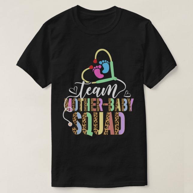 Camiseta Madre Nacida Equipo de Enfermería Pequeña Enfermer (Diseño del anverso)