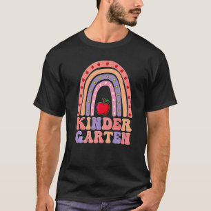 Camiseta Maestra de jardín de infancia arcoíris boho primer