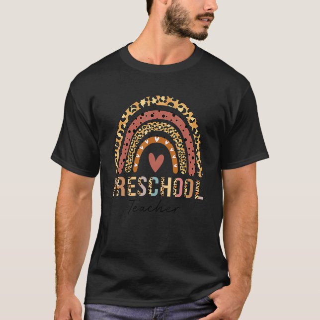Camiseta Maestra de Preescolar Leopardo Arcoiris Enseña Pre (Anverso)