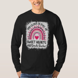 Camiseta Maestra De Primer Grado De Arcoiris Mi Clase Está