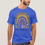 Camiseta Maestra de primer grado Enseña Amor Inspira Boho R<br><div class="desc">El primer curso de enseñanza de amor inspira a Boho Rainbow T-Shirt .</div>