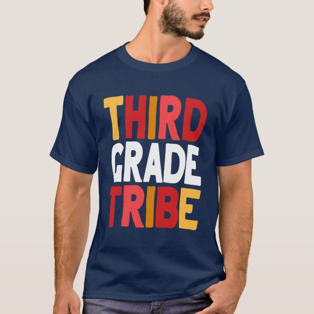 Camiseta Maestra De Tribu De 3er Grado De Vuelta A La Escue (Anverso)