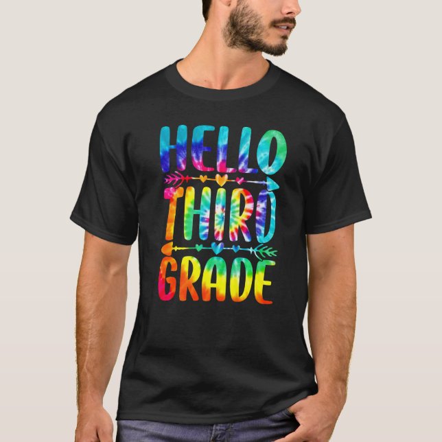 Camiseta Maestra De Tye Dye Hola A Tercer Grado (Anverso)