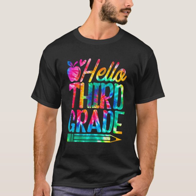 Camiseta Maestra De Tye Dye Hola A Tercer Grado (Anverso)