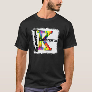 Camiseta Maestra desteñida y equipo de estudiantes de jardí