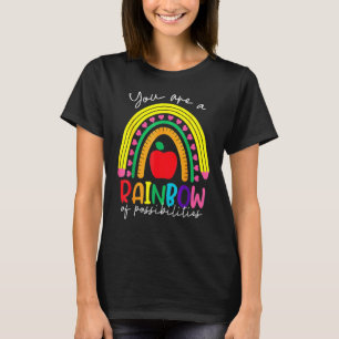 Camiseta Maestra Eres Un Arcoiris De Posibilidades Teachi